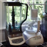 K09. Ninja blender and KitchenAid food processor. 